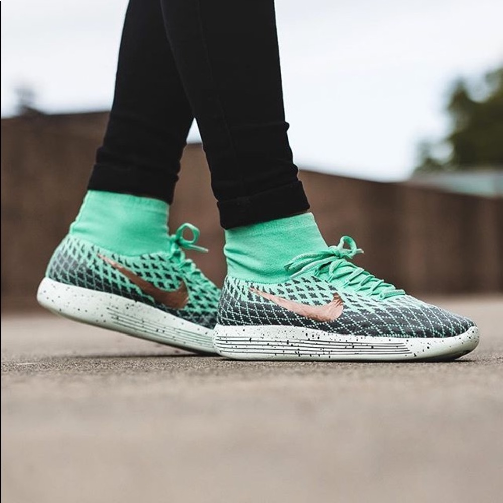 Like New Nike Women’s LunarEpic Flyknit Shield Green Glow 6.5